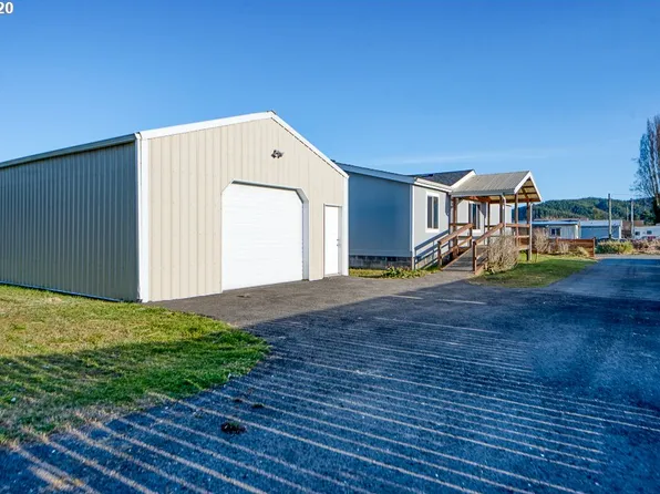 1010 Railroad Ave, Lakeside, OR 97449