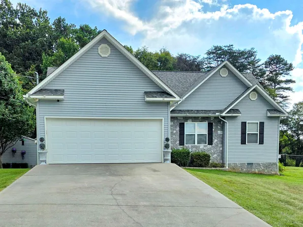 1126 Sunshine Dr, Dandridge, TN 37725