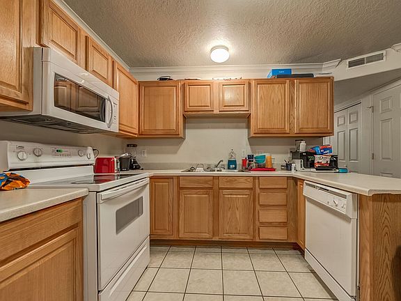 3rd image of 543 N University Ave APT 106