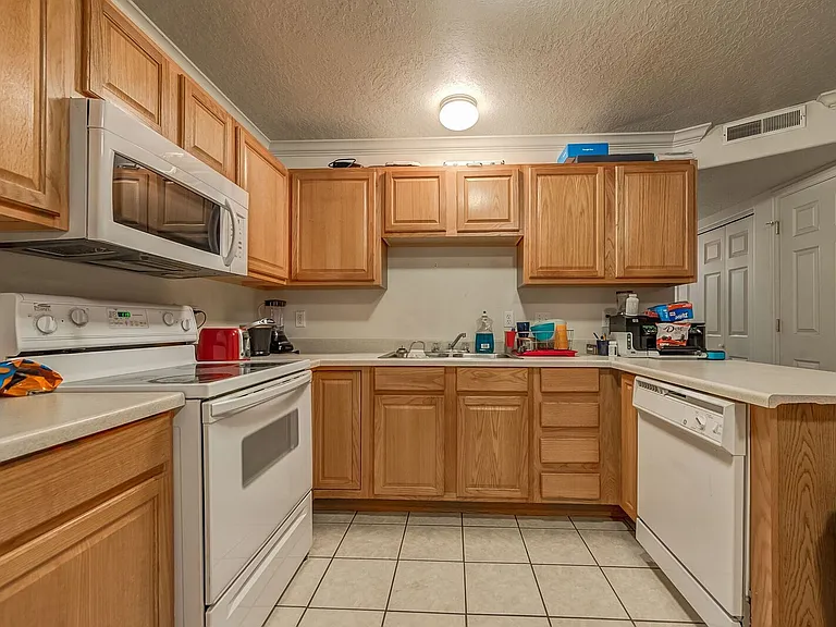 539 N University Ave #106 — Photo 6