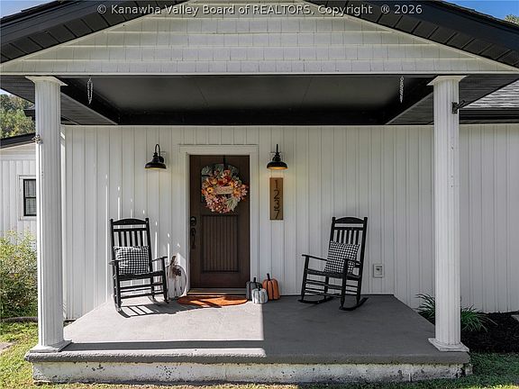 4th image of 1237 Snow Ln