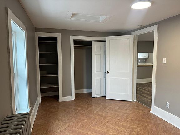 3rd image of 626 N Maxwell St APT 5