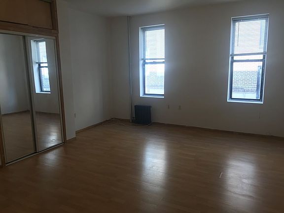 2nd image of 16810 Crocheron Ave APT 1D