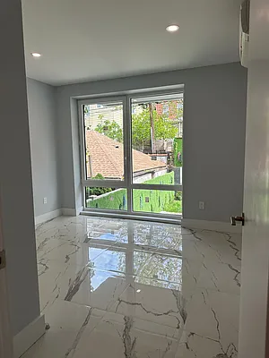 Rented by 18 REALTY | media 9