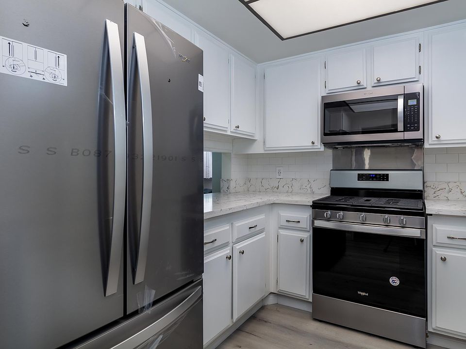 Kitchen - New Appliances, Countertops and fixtures.