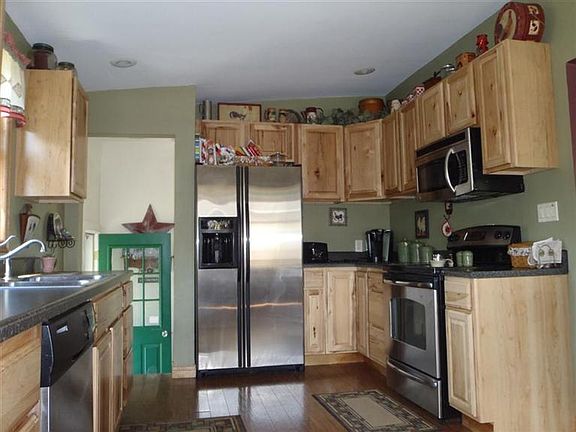 3rd image of 815 Lowes Dr