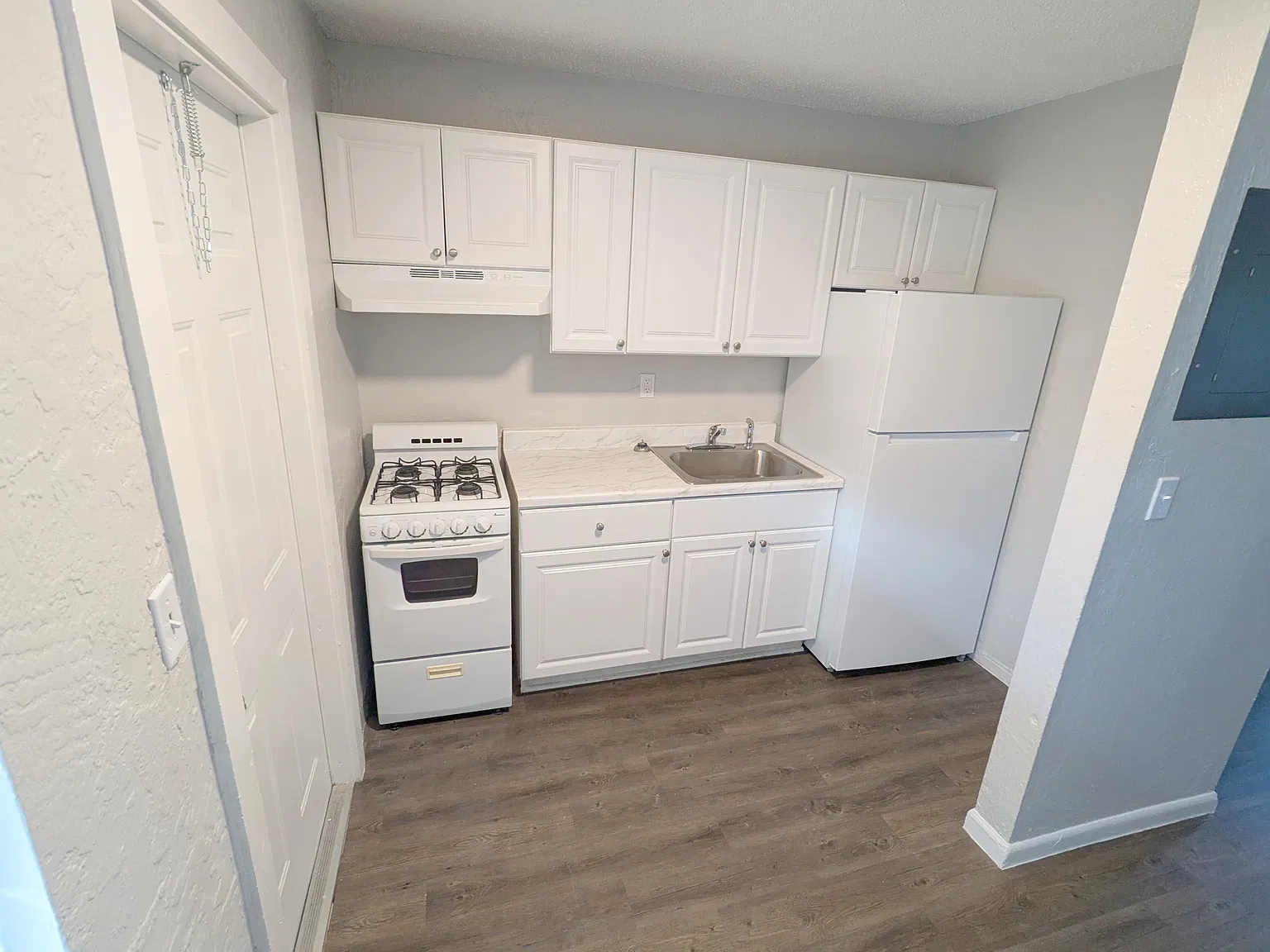 2 bed, 625 sqft, $2,000 — Photo 2