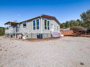 42255 N Honey Bear St, Seligman, AZ 86337