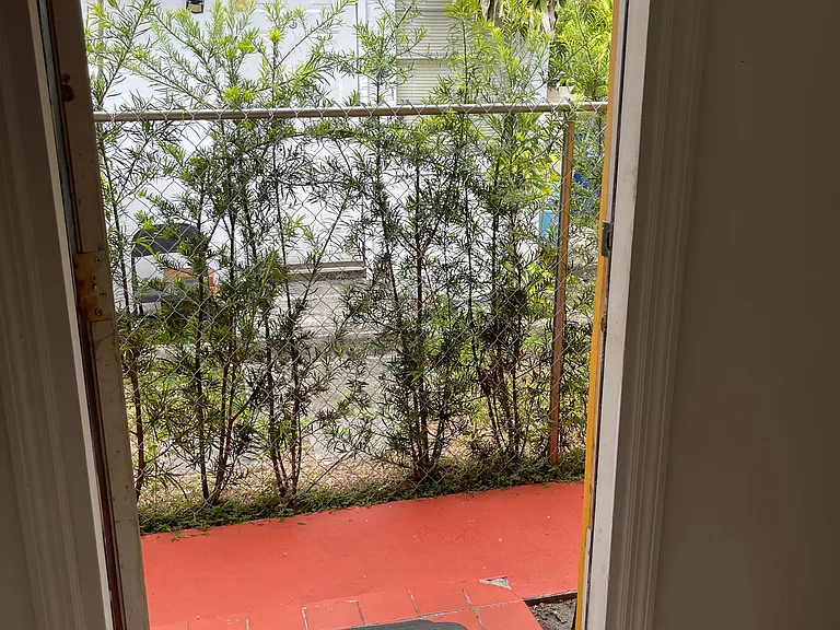 129 SE 5th St #4C — Photo 3