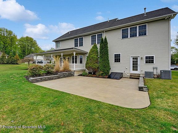 2nd image of 212 White Oak Dr