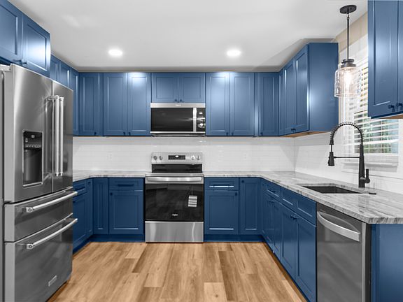 5th image of 8570 Lynn Dr