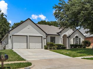 1935 Perry Dr, Mansfield, TX 76063