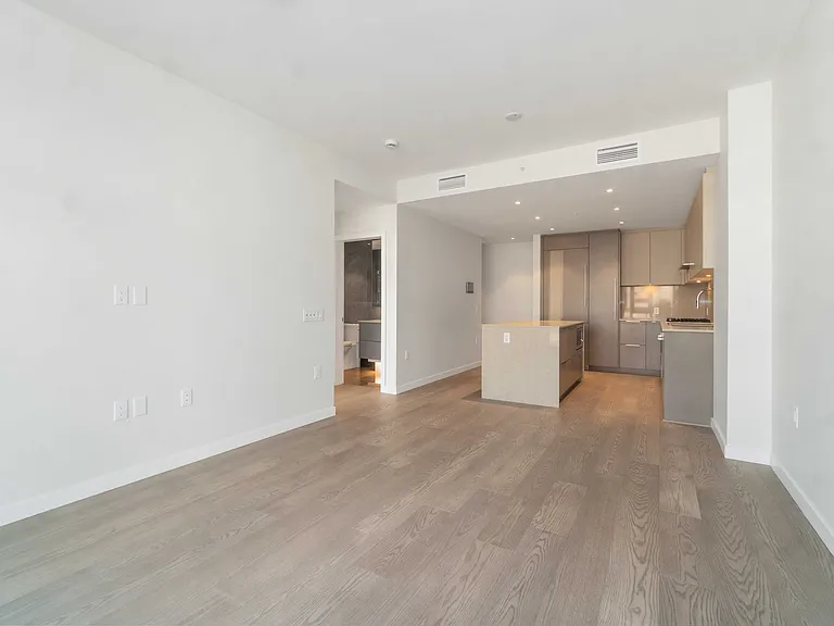 128 W 15th St #D260 — Photo 2