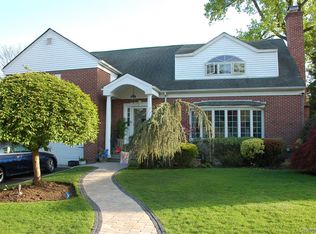 130 Locust Avenue, Scarsdale, NY 10583