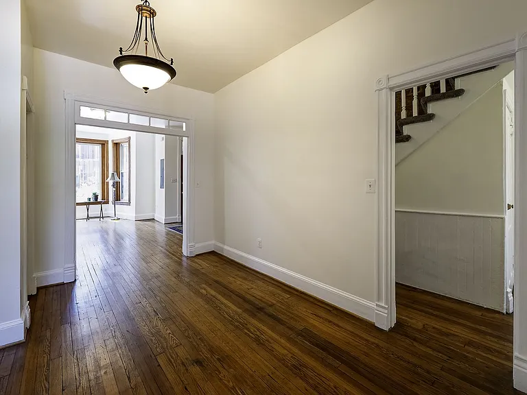 145 Thomas St NW — Photo 8