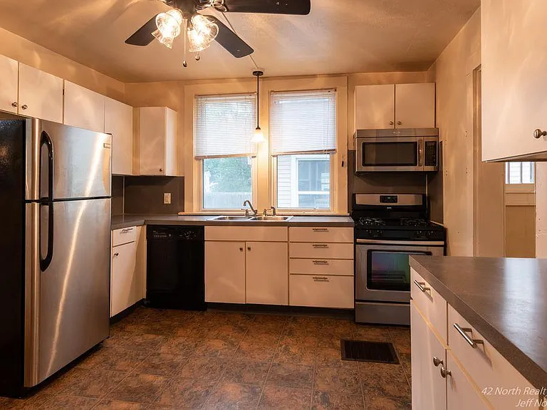 630 Atwood St NE — Photo 6