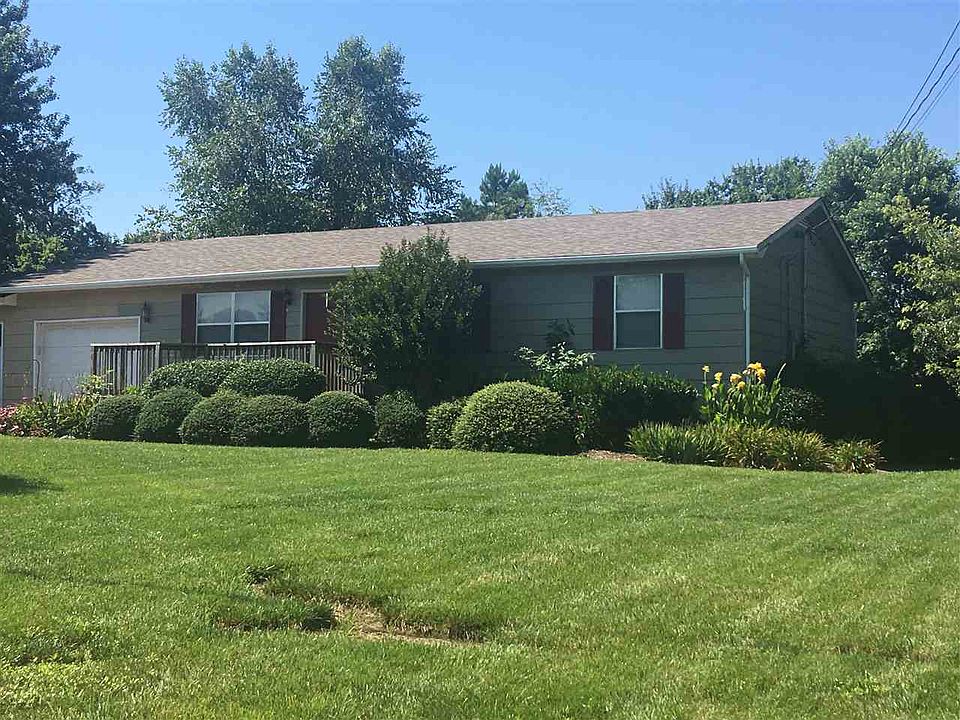 1st image of 225 Ayers Dr NE