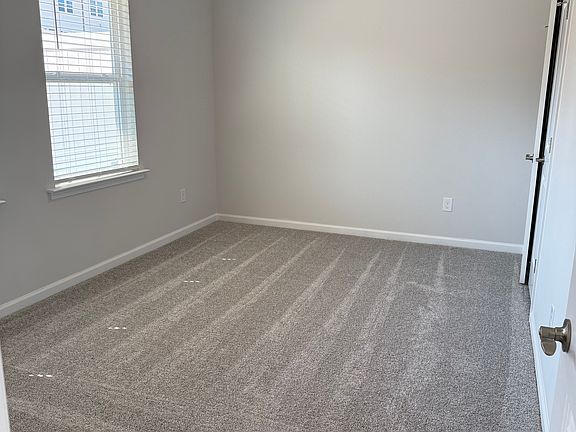 3rd image of 1526 Tamarisk Ln