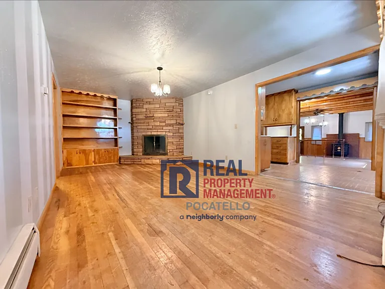 515 S Stout Ave — Photo 6