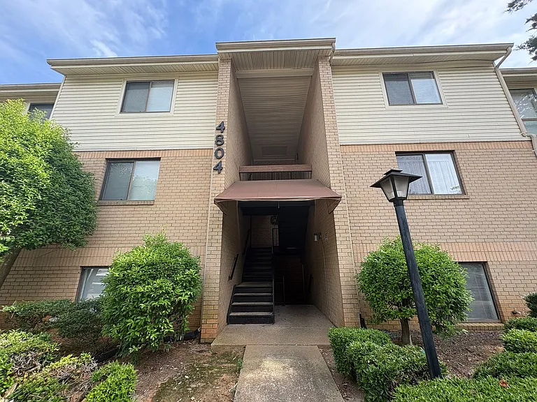 4804C Spring Lake Dr — Photo 1