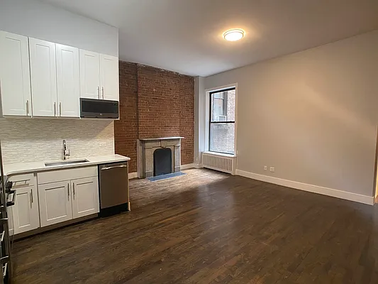 Rented by Tourma Realty LLC | media 19