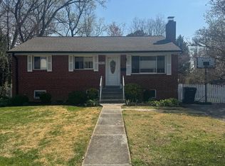 3903 Whispering Ln, Falls Church, VA 22041