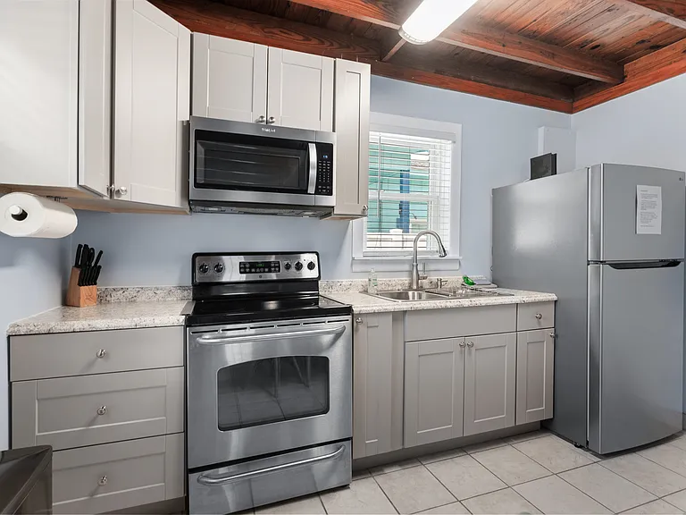 900 S Ocean Blvd — Photo 14