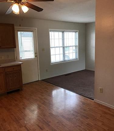 4th image of 2712 Richmond St