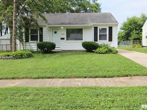 1023 S Tonti Cir, Peoria, IL 61605