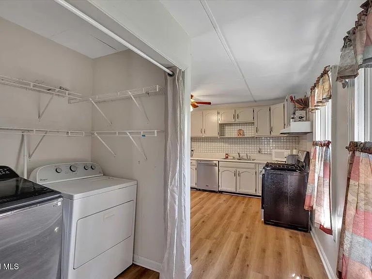 68 Marvin St — Photo 12