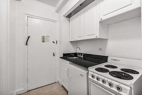 1st image of 307 E 44th St #417**