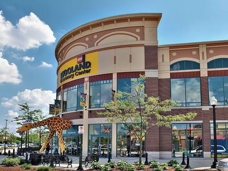 Many surrounding restaurants and shops