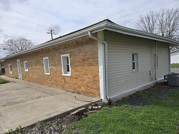 3rd image of 1403 Madison Rd