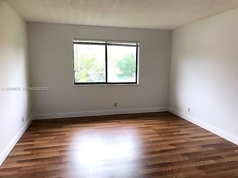 369 Lakeview Dr #203 — Photo 9