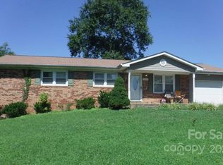 1145 Oak Forest Dr, Morganton, NC 28655