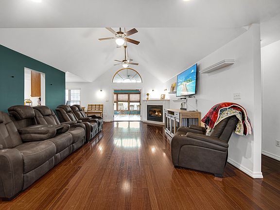 3rd image of 6331 Savannah Ave