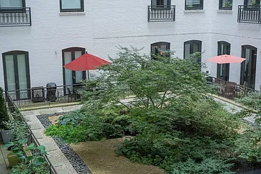 Rented by New York Casas Ltd.