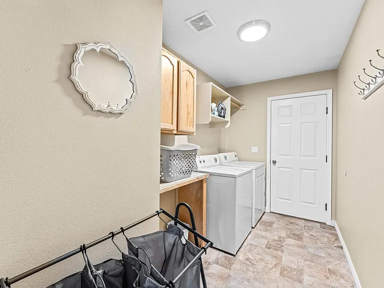 1847 W Whitestone Ct — Photo 27