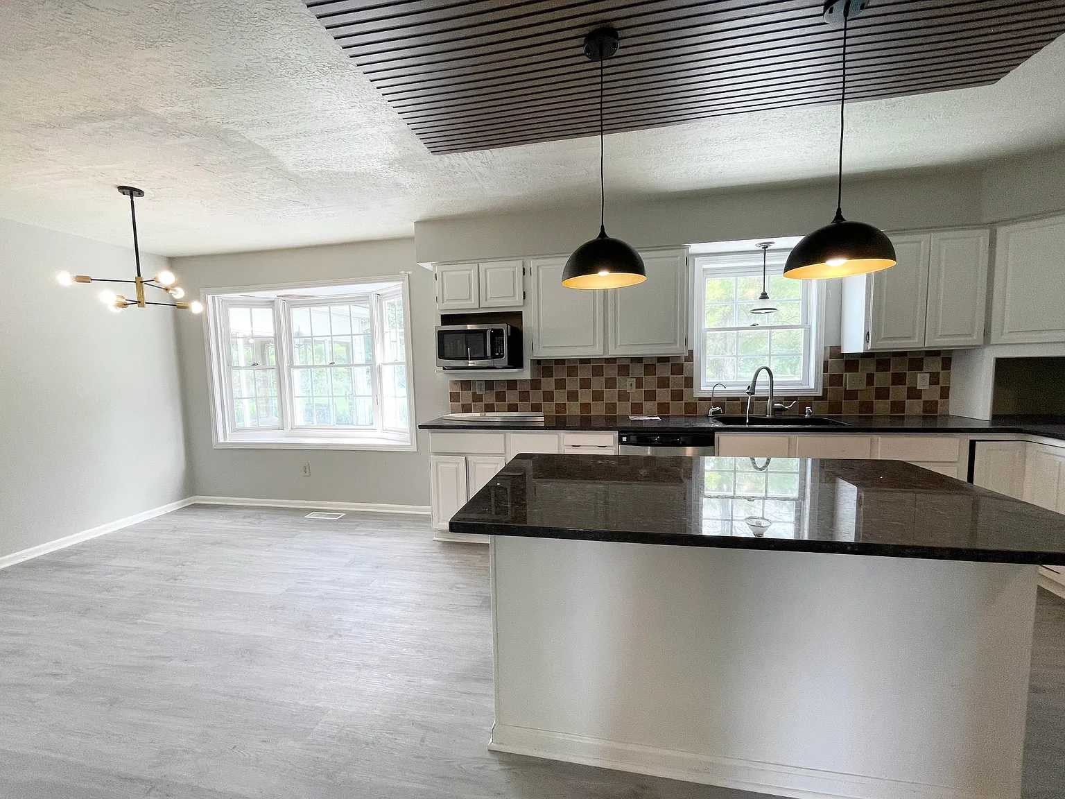 4 bed, 2794 sqft, $3,500 — Photo 4