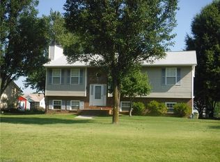 692 Arnold Rd, Lexington, NC 27295