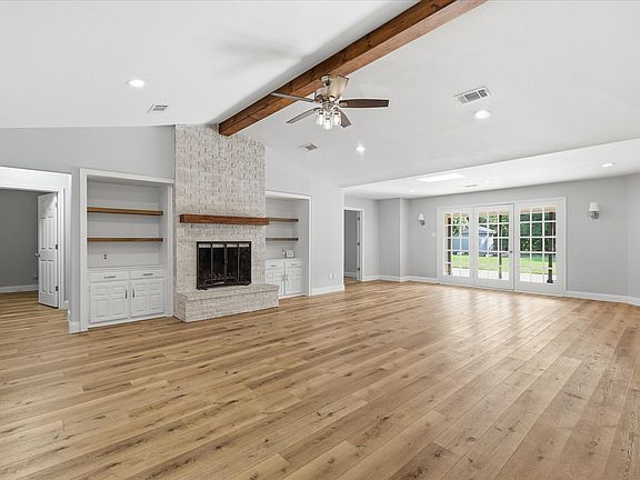 3rd image of 205 N Forest Ln