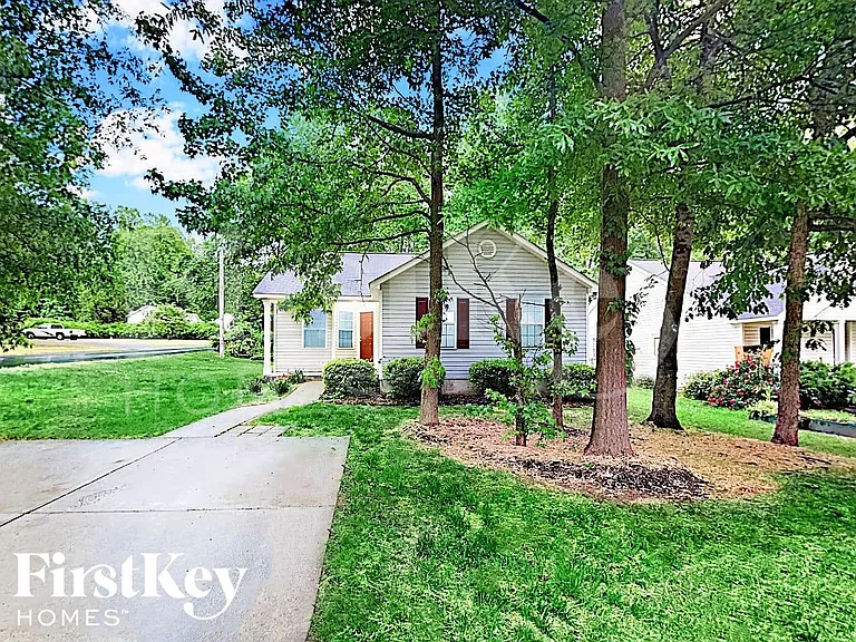 2332 Juniper Dr — Photo 1