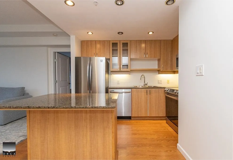 2 bed, 903 sqft, $2,800 — Photo 1