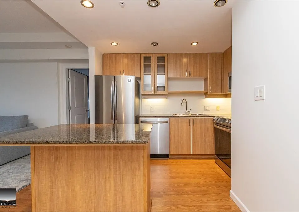 9232 University Cres #707