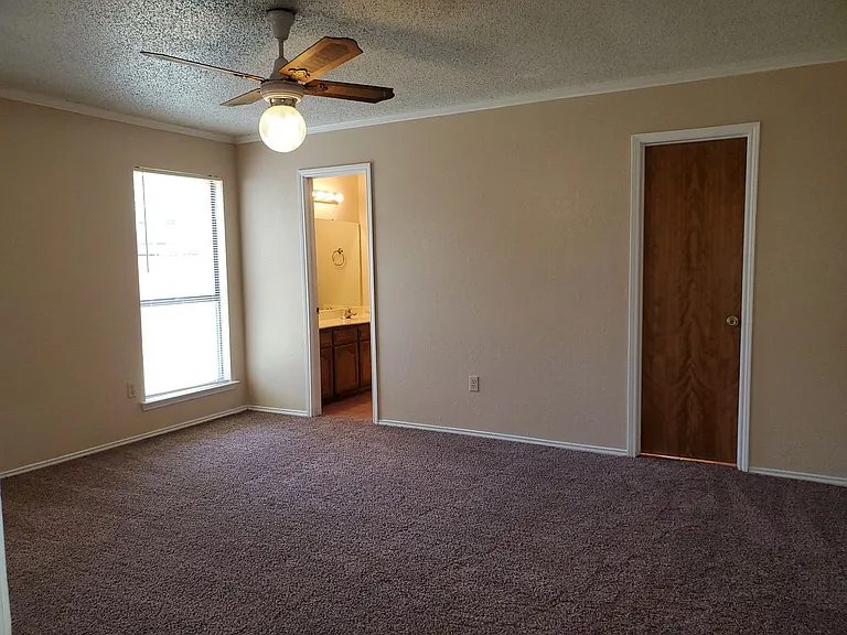 4200 Pyracantha Dr — Photo 9