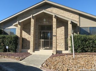 8611 Windrock Dr, Windcrest, TX 78239