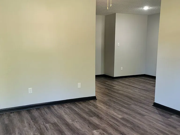 4324 Union Ave — Photo 1