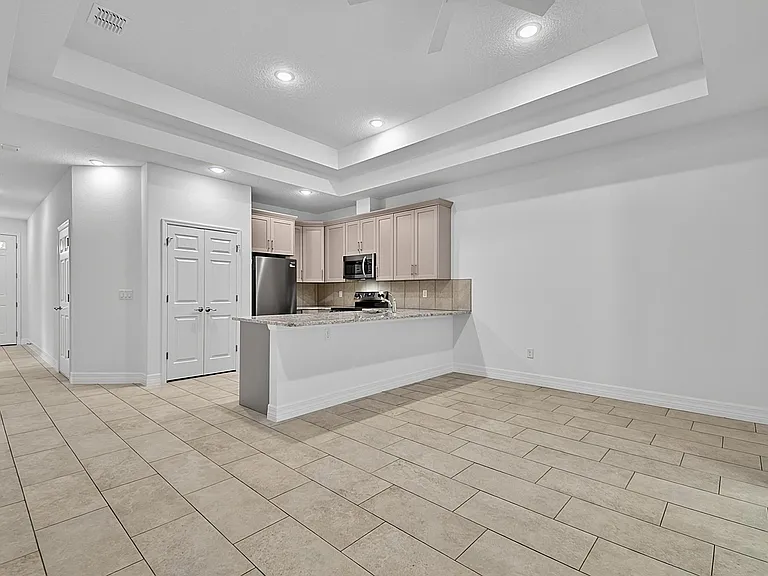 14 Ullynn Pl #A — Photo 33