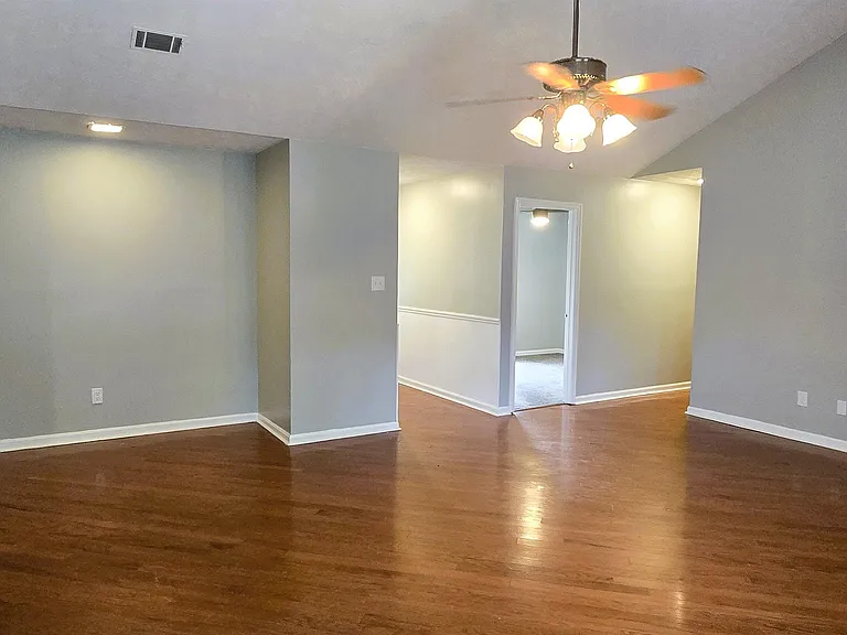 102 Buckskin Dr — Photo 7