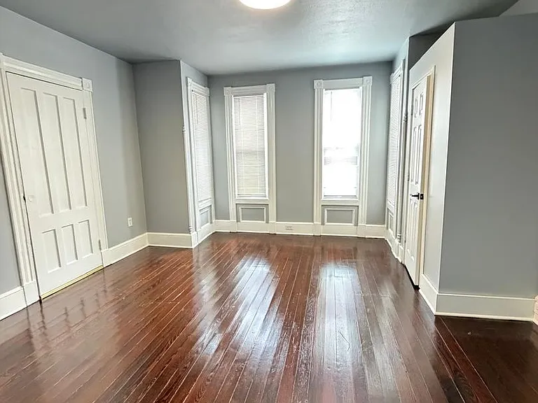 52 - 54 Farren — Photo 13